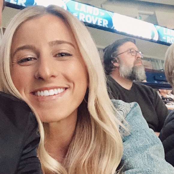 Meet your Posher, Jen - Picture 1 of 1